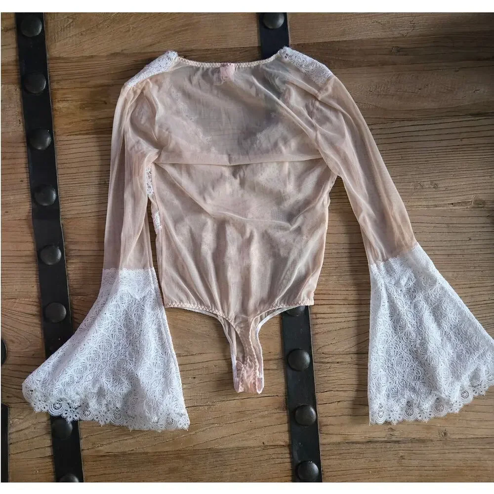 Victoria's Secret Dream Angels Boho Chantilly Lace Flare Sleeve Bodysuit New S